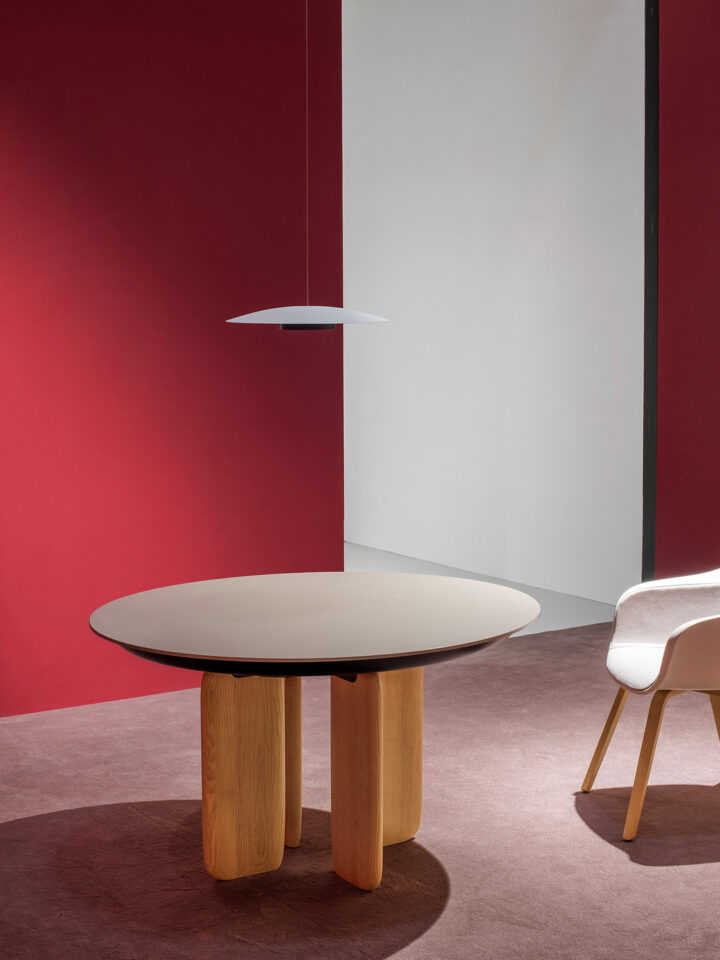 Pala extendable dining table